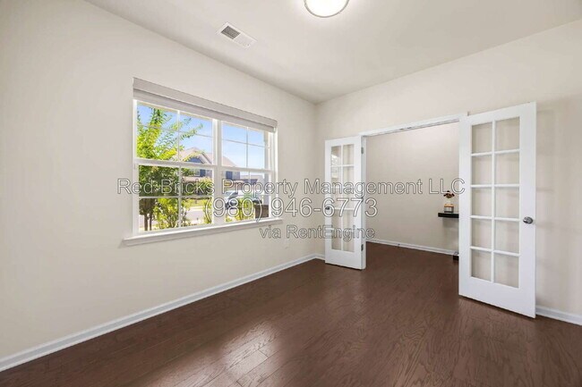 Building Photo - 923 Wood Apple Ln
