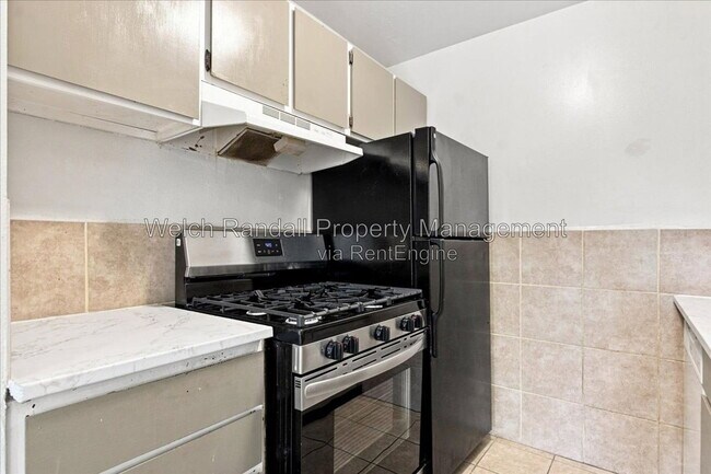 Building Photo - 5511 S Willow Ln