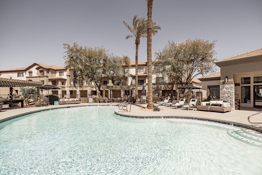 Haven Townhomes at P83 7677 W Paradise Ln Peoria AZ 85382 Apartment