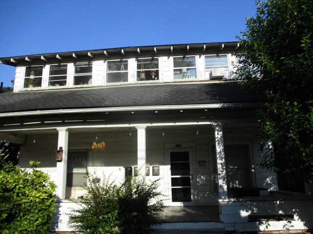 Primary Photo - 122 Tate St