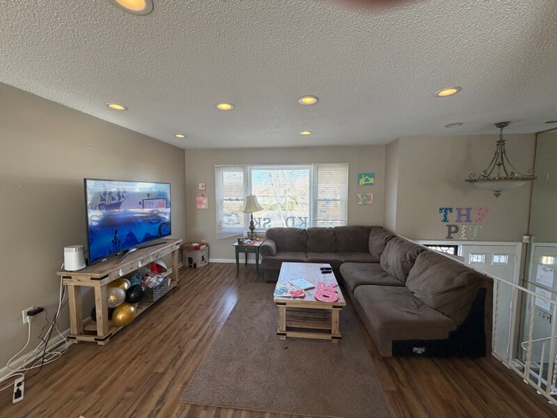 Building Photo - 121 Oregon Ave