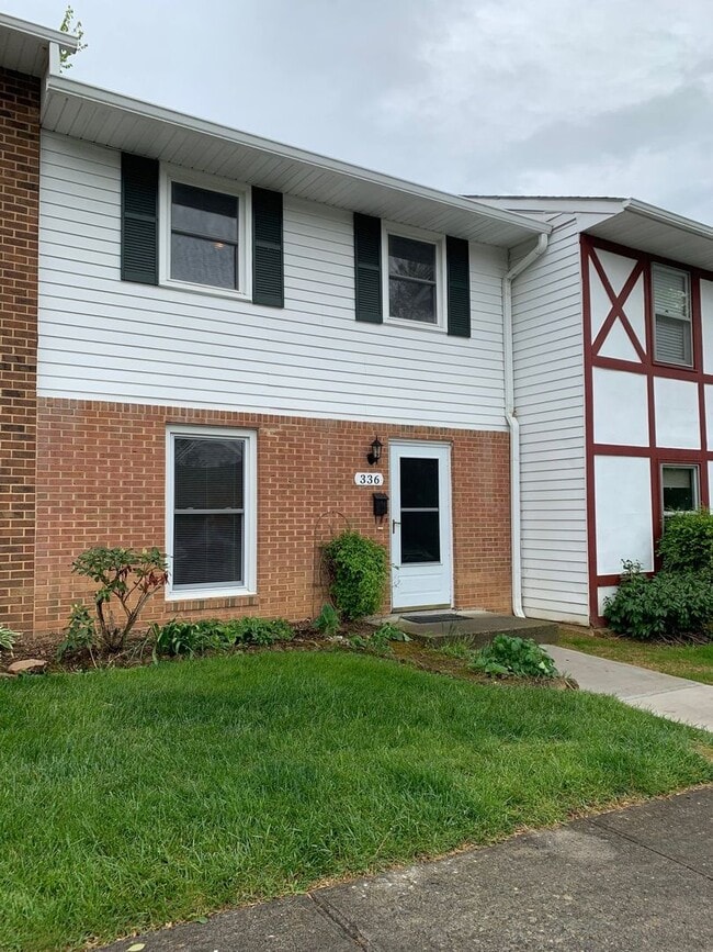 Building Photo - 336 Loudon Rd