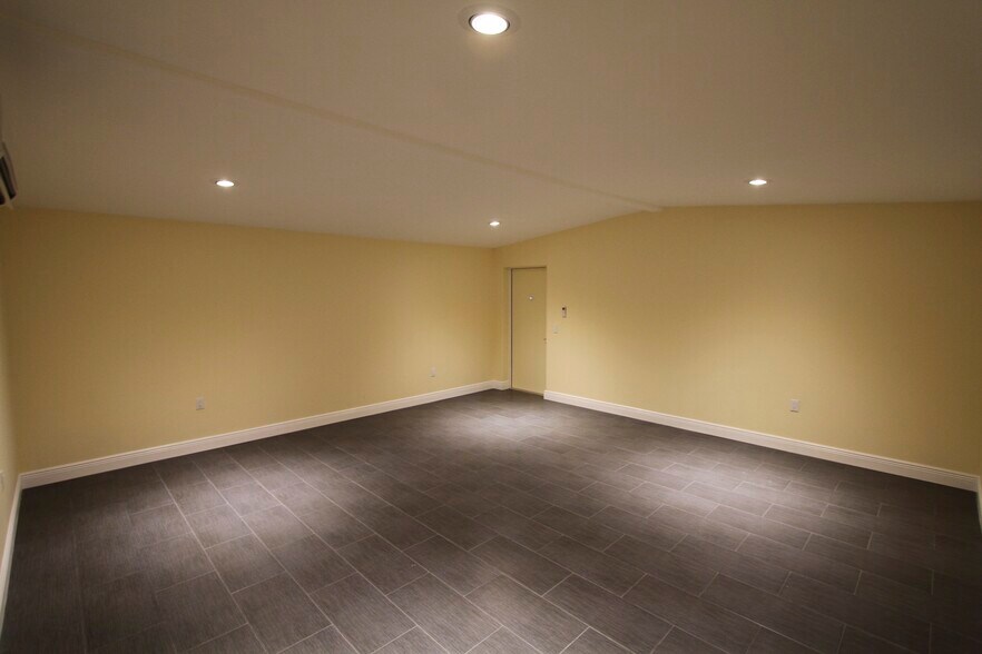 Bonus Room (400 SqFt) - 2730 NW 170th St