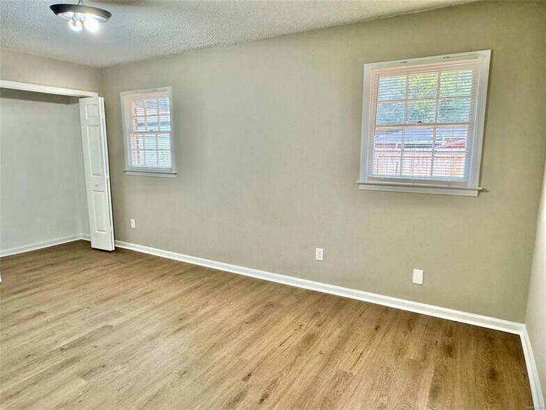 Building Photo - 6443 Yates Ct