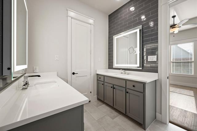 Building Photo - 449 Jones St