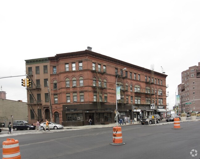Building Photo - 10-87 Jackson Ave