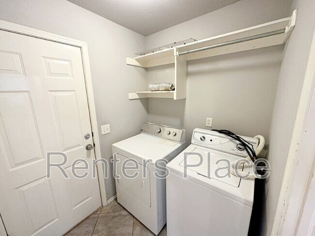 Building Photo - 11705 S Forest Ct