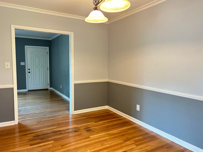 Building Photo - 1129 Meridian Dr