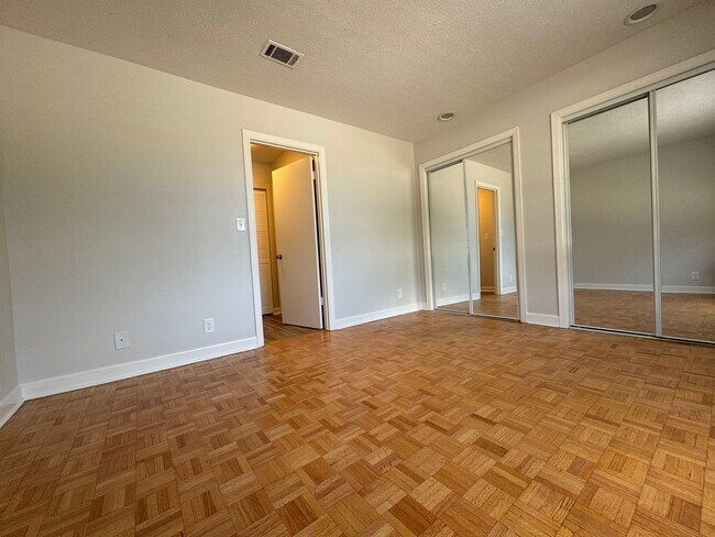 Building Photo - The Charlotte