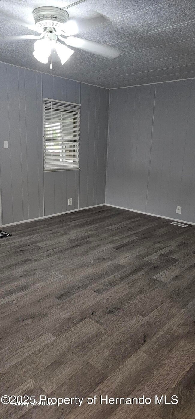 Building Photo - 15038 Brookridge Blvd