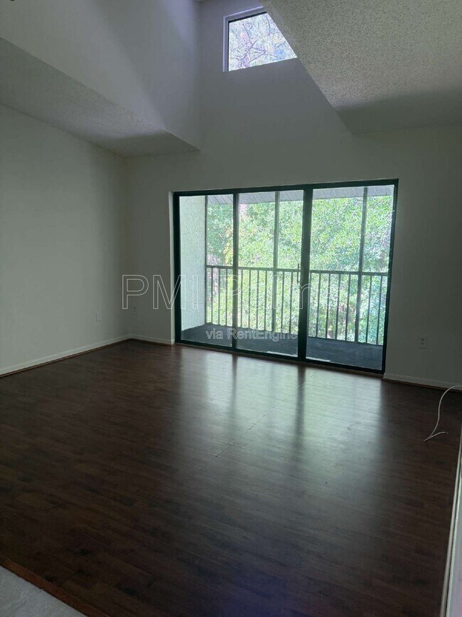 Building Photo - 1236 Pine Ridge Cir W