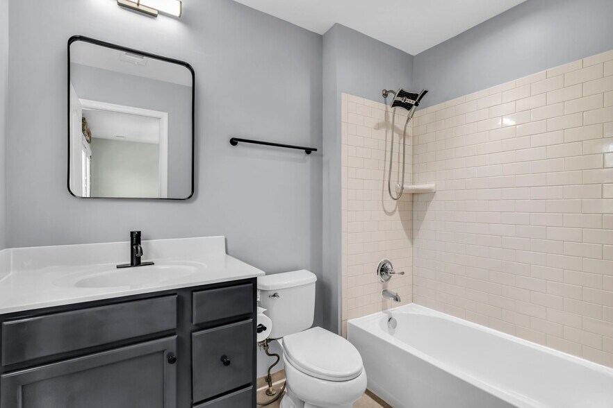 Building Photo - 42522 Stratford Landing Dr