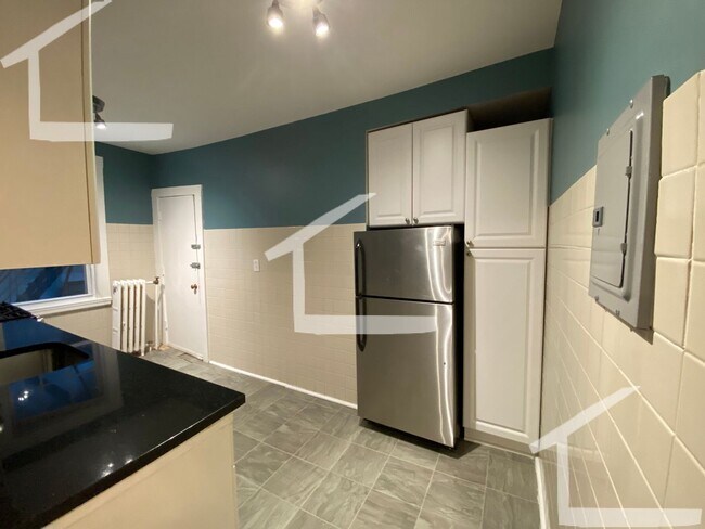 Building Photo - HOT BRIGHTON LISTING!!!!!!!!