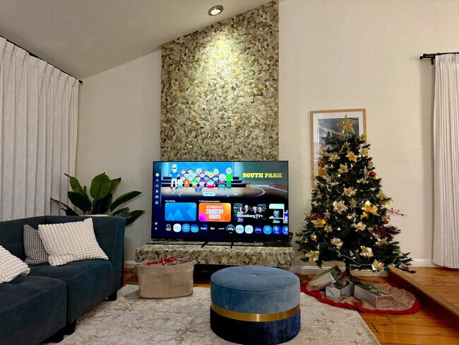 Building Photo - 6505 Skyfarm Dr