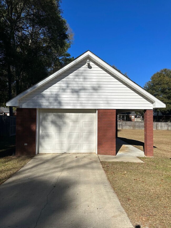 Building Photo - Enterprise Country Club!  Short Term Renta...