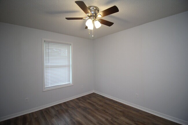 Building Photo - 3BR Home in Southwest Pensacola Near NAS Pensacola with No Carpet, 2-Car Garage & Fenced Yard