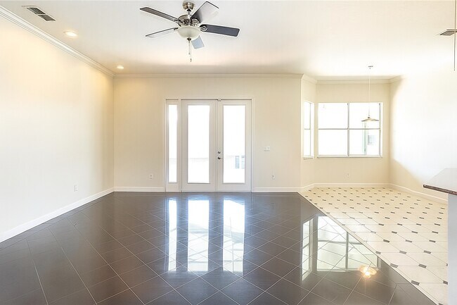 Building Photo - 2734 Eagle Lake Dr