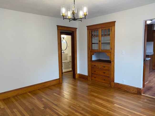 Building Photo - 37 Walnut Ct