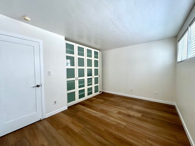 Building Photo - Beautifully remodeled 3 Bed, 2 Bath in the highly desirable neighborhood of Clairemont!!