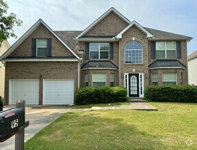 Building Photo - Huge 5 Bedroom Home with Sooo Much Space!