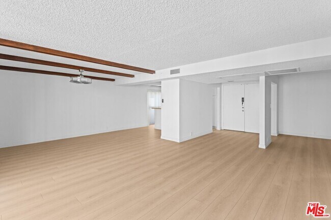 Building Photo - 10535 Wilshire Blvd