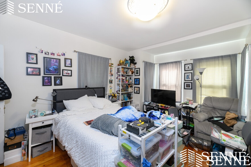 Building Photo - 5 Beacon St