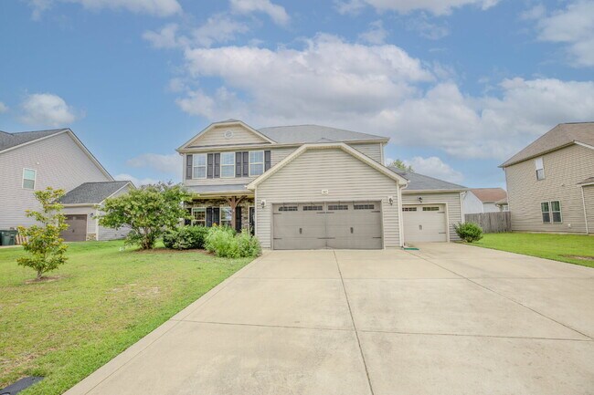 Building Photo - "Charming 3-Bed Home with Granite Elegance on Nessee Street, Fayetteville!"