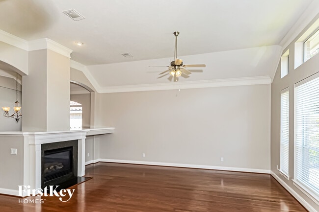 Building Photo - 5 Peach Tree Ct