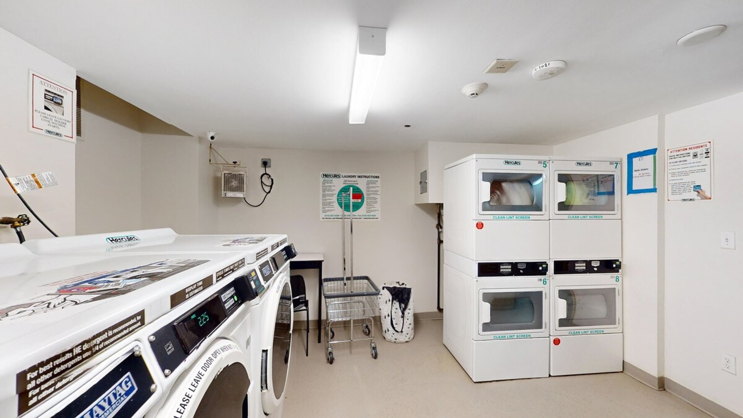 Building Photo - 230 W 113th St