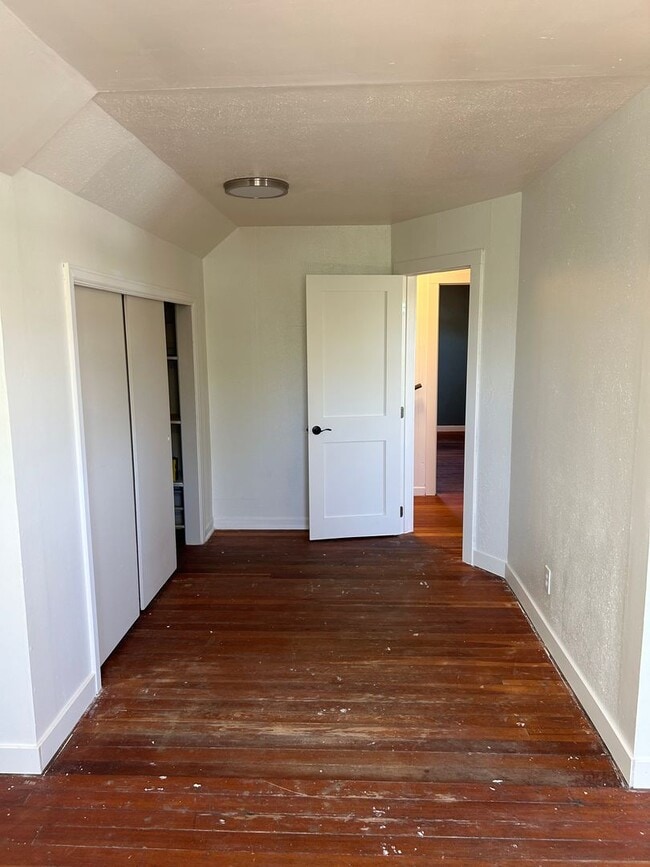 Building Photo - Spacious 3-Bedroom Home for Rent in Evergr...