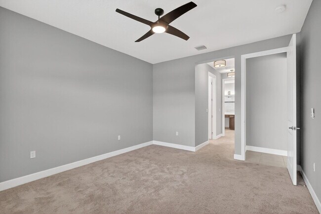 Building Photo - 12719 SW Blue Mangrove Pkwy