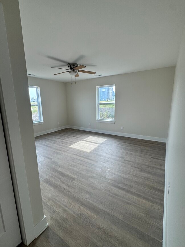 Building Photo - 1101 Emerald Cove Dr