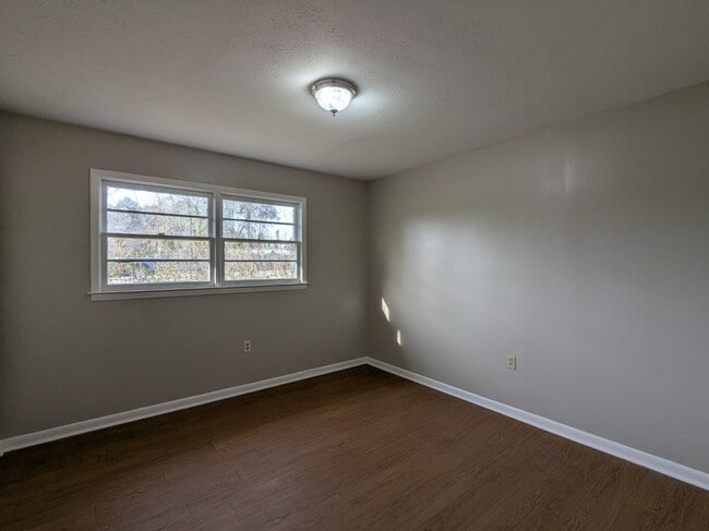 Building Photo - 904 Adams St