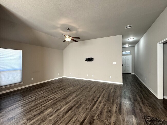 Building Photo - 163 Emery Oak Way