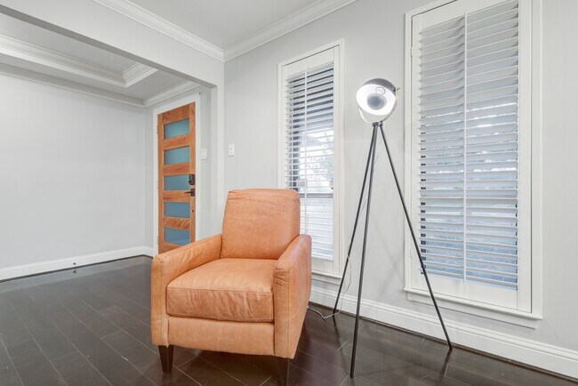 Building Photo - 9667 Timberleaf Dr
