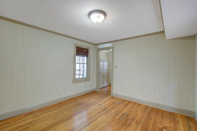 Building Photo - 38 Ashe St