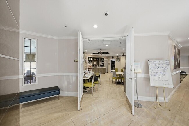 Building Photo - 5195 Europa Dr