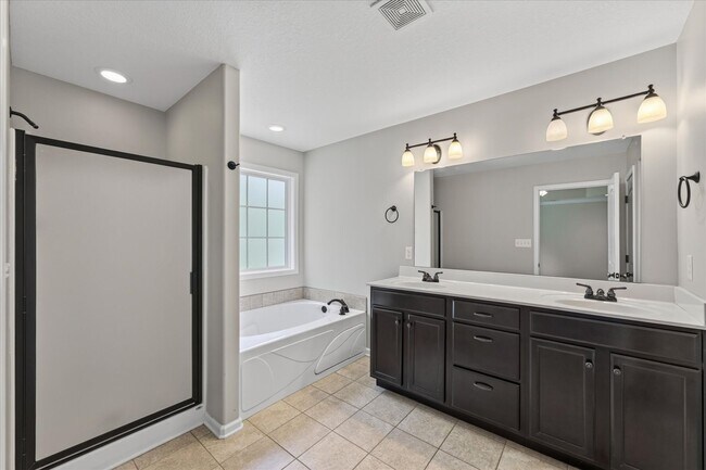 Building Photo - 3702 Wind Mill Ct