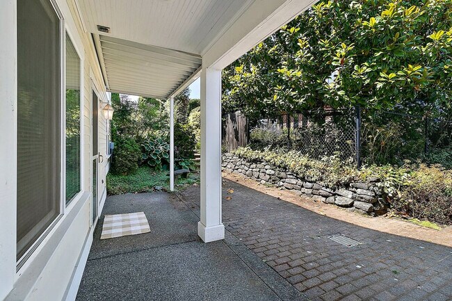 Building Photo - 2809 N Starr St