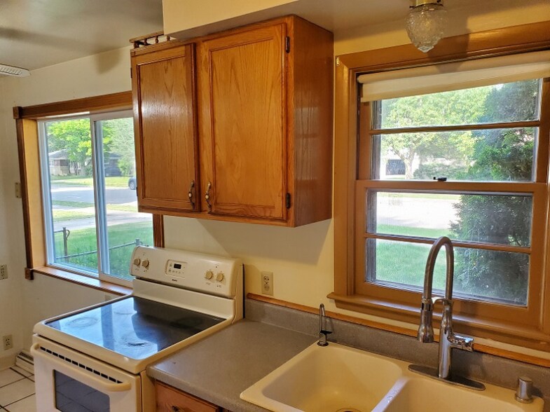 Building Photo - 1163 Higgins Ave