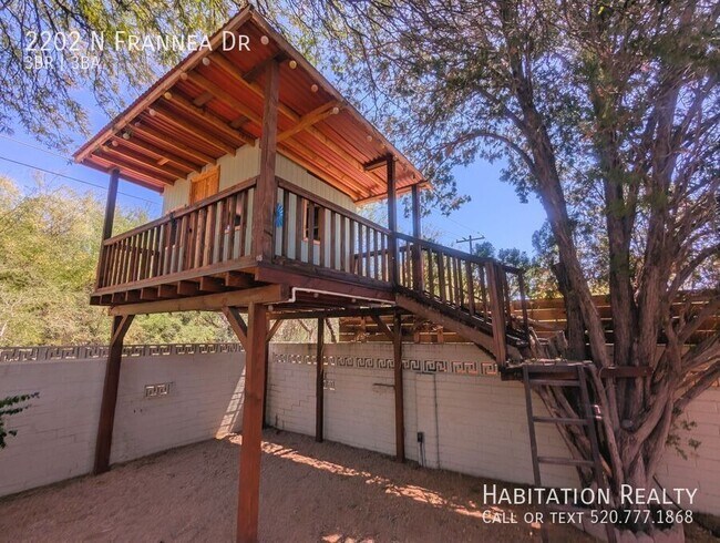 Building Photo - 2202 N Frannea Dr