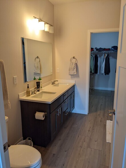 Master bath with dual sinks and shower - 1501 N Windsor Ave