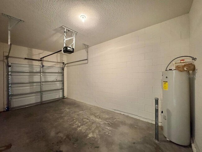 Building Photo - 13943 River Willow Pl