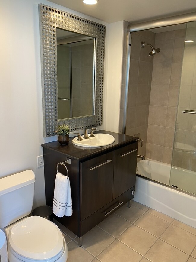 Building Photo - 60 E Monroe St