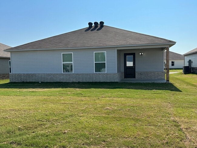Building Photo - 205 Logan Dr