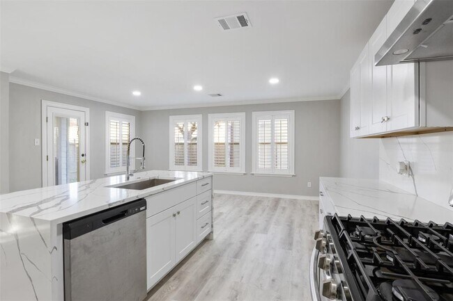 Building Photo - 12050 Mallard Stream Ct