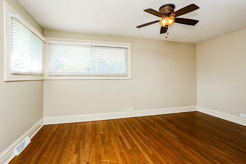 Building Photo - 35 Pamela Dr