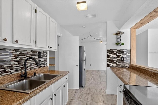 Building Photo - 8071 Rhea Cir