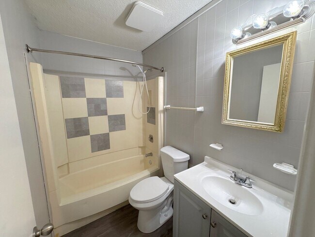 Building Photo - 4872 Burgess Cove