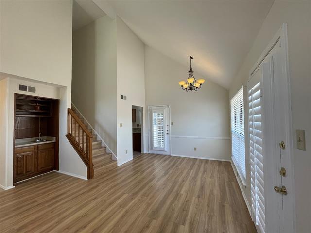 Building Photo - 4400 Odessa Dr